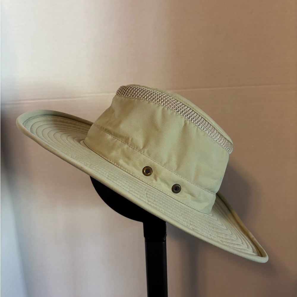 Tilley Olive Green Adventure Wide Brim Hat. Size 7